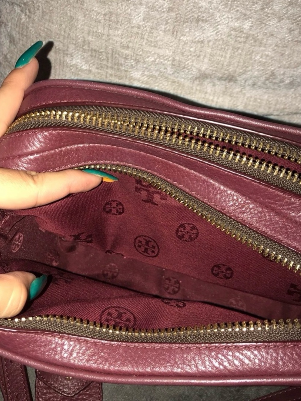 Tory Burch Wine Red Pebbled Leather Double-Zip Crossbody - Picture 3 of 8